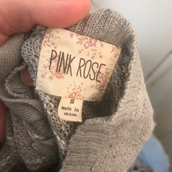 Pink rose sweater - Picture 3 of 3